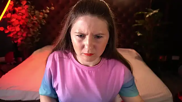 Snapshot of CraveeDoll chatting on February 16, 2026, 8:07 pm CraveeDoll online show from February 16, 2026, 8:07 pm