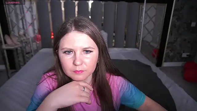 Snapshot of CraveeDoll chatting on March 2, 2026, 8:16 pm CraveeDoll online show from March 2, 2026, 8:16 pm