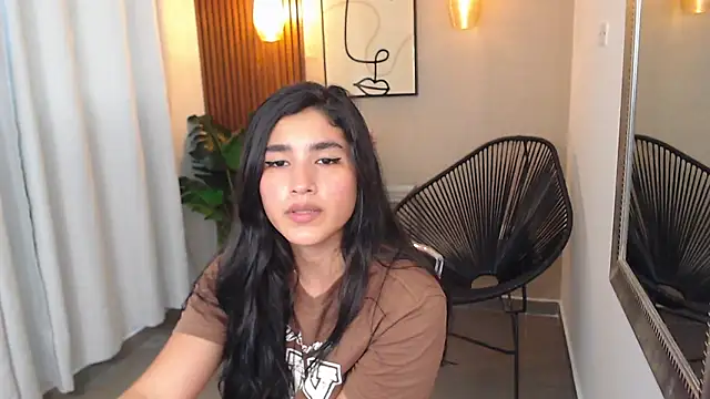 Lia Mar  online show from April 13, 2026, 6:12 pm