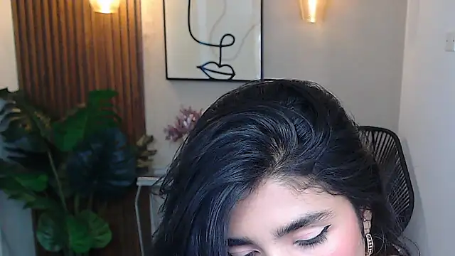 Lia Mar  online show from April 10, 2026, 6:04 pm