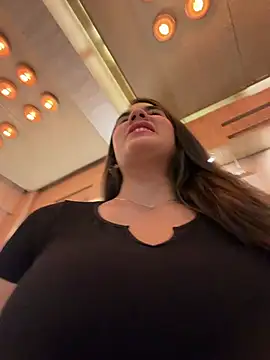 Snapshot of BellaLeclair chatting on March 11, 2026, 11:32 pm BellaLeclair online show from March 11, 2026, 11:32 pm