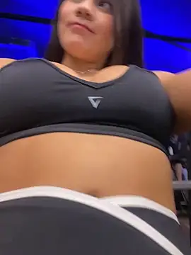 Snapshot of BellaLeclair chatting on December 17, 2025, 6:35 pm BellaLeclair online show from December 17, 2025, 6:35 pm