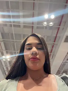 BellaLeclair online show from June 27, 2026, 6:58 pm