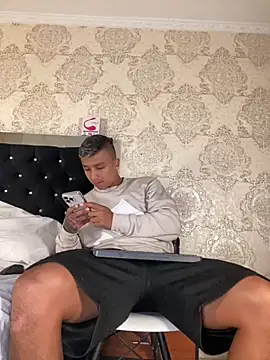 ThiagoBlaze online show from November 7, 2025, 3:11 am