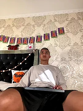 ThiagoBlaze online show from October 25, 2025, 2:33 am