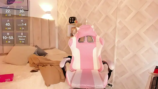 Clhoe Johnson online show from April 6, 2026, 12:50 pm