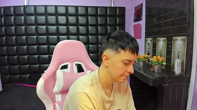  Hannah Hot online show from November 20, 2025, 2:18 pm