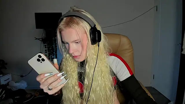 Sasyhk0 online show from December 16, 2025, 8:24 pm