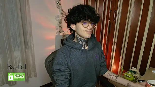 Snapshot of Mihail_leroy chatting on September 19, 2025, 2:37 am Mihail leroy online show from September 19, 2025, 2:37 am