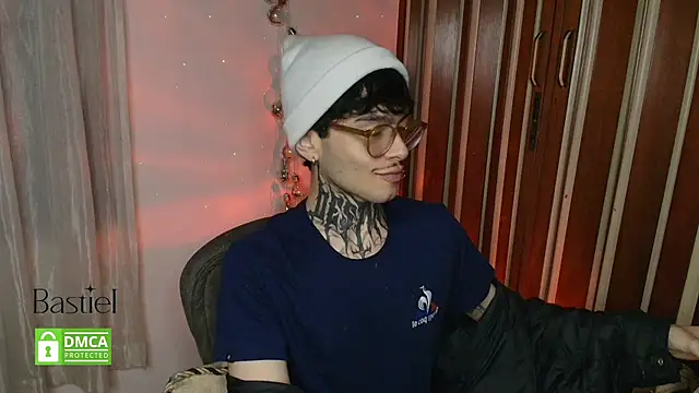 Snapshot of Mihail_leroy chatting on October 18, 2025, 12:34 am Mihail leroy online show from October 18, 2025, 12:34 am