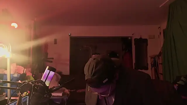 MasterDaddyCool online show from February 25, 2026, 8:14 am