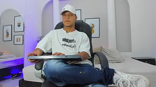 Snapshot of Ricky_Owens1 chatting on November 10, 2025, 8:14 pm Ricky Owens1 online show from November 10, 2025, 8:14 pm