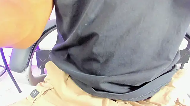 Snapshot of Ricky_Owens1 chatting on October 28, 2025, 8:41 pm Ricky Owens1 online show from October 28, 2025, 8:41 pm