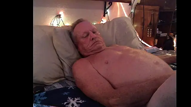 Snapshot of Pussyeat2please chatting on October 23, 2025, 9:52 am Pussyeat2please online show from October 23, 2025, 9:52 am