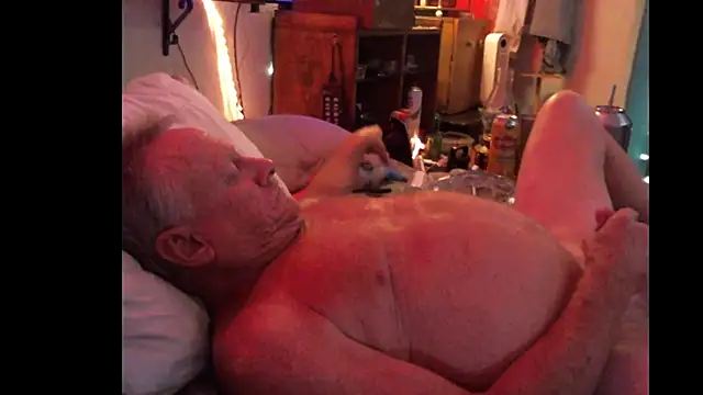 Snapshot of Pussyeat2please chatting on November 29, 2025, 8:36 am Pussyeat2please online show from November 29, 2025, 8:36 am