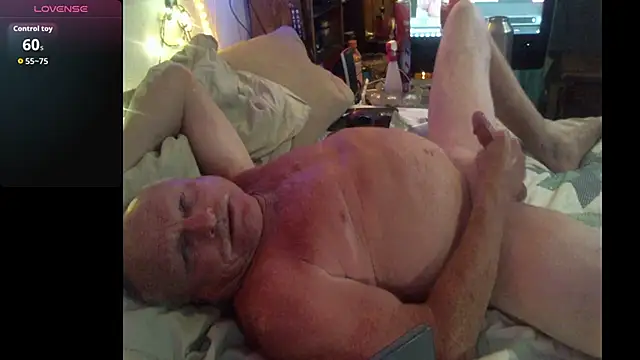 Pussyeat2please online show from March 28, 2026, 7:09 am