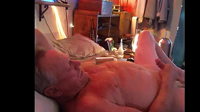 Snapshot of Pussyeat2please chatting on November 22, 2025, 7:02 pm Pussyeat2please online show from November 22, 2025, 7:02 pm