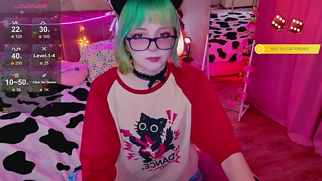 CoralineYoung online show from April 25, 2026, 7:11 am