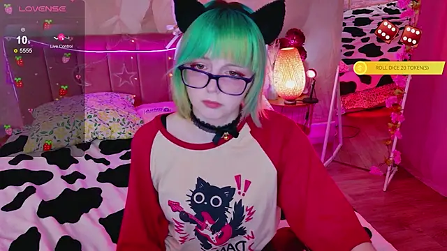 CoralineYoung online show from April 25, 2026, 2:14 pm