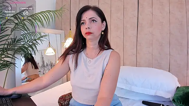 Snapshot of Anantaa_ chatting on November 29, 2025, 11:43 am Anantaa online show from November 29, 2025, 11:43 am