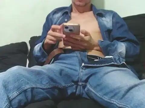 Breiner hotxxl online show from September 10, 2025, 4:33 am