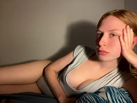 Lisa-5329 online show from January 11, 2026, 4:03 pm