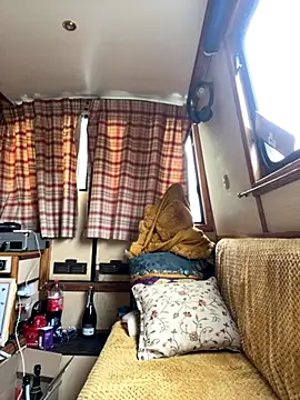 Snapshot of ladyboatlady chatting on October 30, 2025, 1:31 pm ladyboatlady online show from October 30, 2025, 1:31 pm