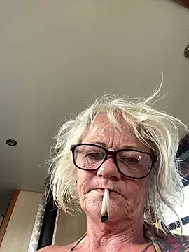 Snapshot of ladyboatlady chatting on June 23, 2026, 1:53 pm ladyboatlady online show from June 23, 2026, 1:53 pm