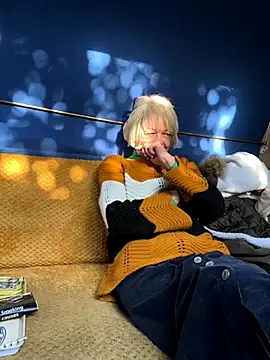 Snapshot of ladyboatlady chatting on November 21, 2025, 1:54 pm ladyboatlady online show from November 21, 2025, 1:54 pm