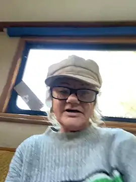 Snapshot of ladyboatlady chatting on November 10, 2025, 9:25 am ladyboatlady online show from November 10, 2025, 9:25 am