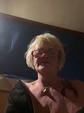 Snapshot of ladyboatlady chatting on November 26, 2025, 6:57 am ladyboatlady online show from November 26, 2025, 6:57 am