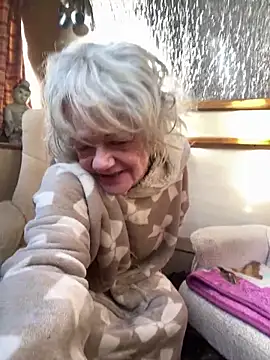 ladyboatlady online show from March 14, 2026, 7:58 am