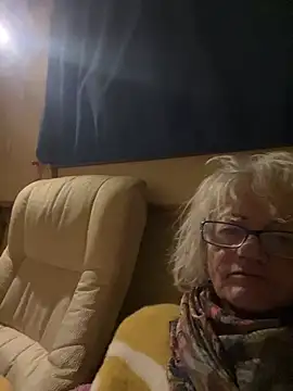Snapshot of ladyboatlady chatting on May 19, 2026, 10:28 pm ladyboatlady online show from May 19, 2026, 10:28 pm