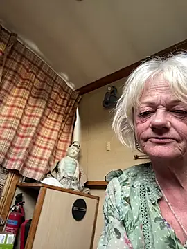 Snapshot of ladyboatlady chatting on April 20, 2026, 5:58 pm ladyboatlady online show from April 20, 2026, 5:58 pm
