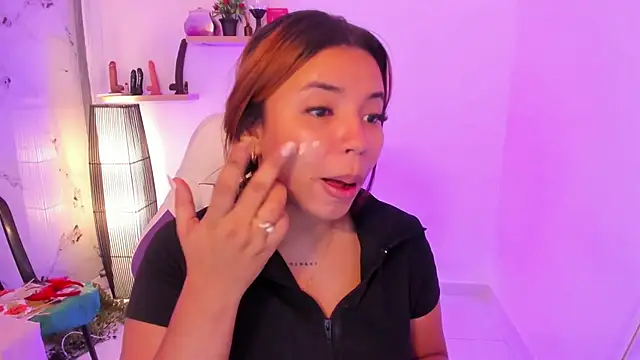 scarlett enjoy1 online show from November 1, 2025, 3:39 pm