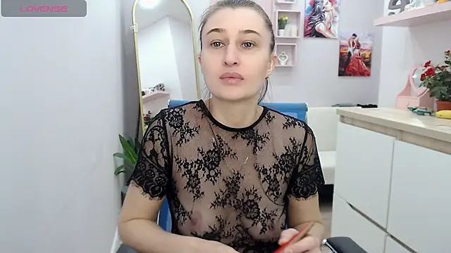 muriel elvin online show from December 3, 2025, 9:53 am