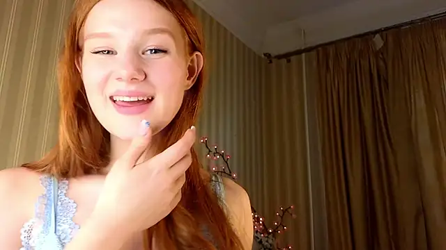 Snapshot of Juuulia_ chatting on May 21, 2026, 2:47 pm Juuulia online show from May 21, 2026, 2:47 pm