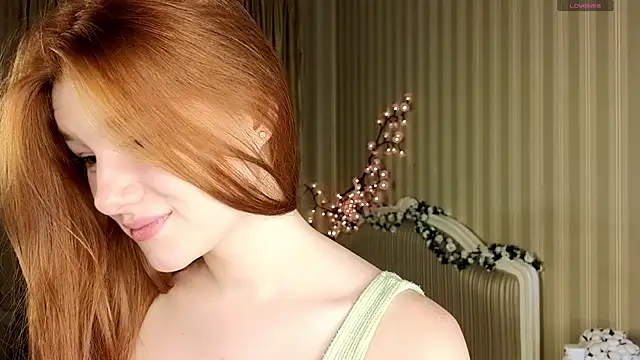 Snapshot of Juuulia_ chatting on December 20, 2025, 1:03 pm Juuulia online show from December 20, 2025, 1:03 pm