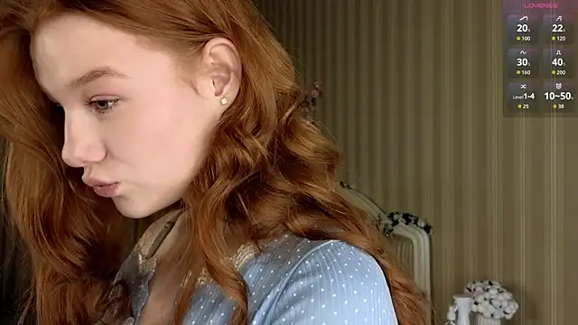 Snapshot of Juuulia_ chatting on December 22, 2025, 12:49 pm Juuulia online show from December 22, 2025, 12:49 pm