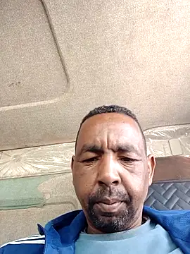 Snapshot of Bob_black chatting on April 1, 2026, 12:28 pm Bob black online show from April 1, 2026, 12:28 pm