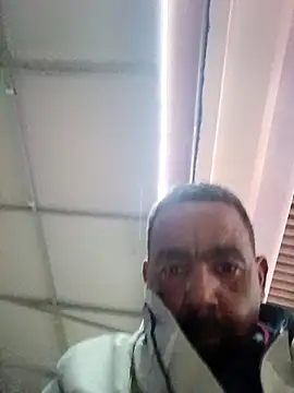 Snapshot of Bob_black chatting on March 9, 2026, 9:07 pm Bob black online show from March 9, 2026, 9:07 pm