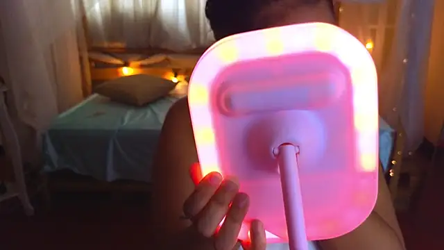 Snapshot of loreaniss chatting on November 5, 2025, 8:01 pm loreaniss online show from November 5, 2025, 8:01 pm