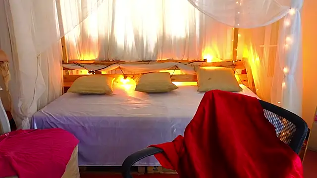 Snapshot of loreaniss chatting on November 27, 2025, 8:20 pm loreaniss online show from November 27, 2025, 8:20 pm