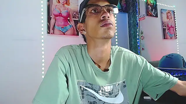 Snapshot of briamhoconor_xh chatting on October 31, 2025, 11:44 pm briamhoconor xh online show from October 31, 2025, 11:44 pm