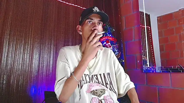 briamhoconor xh online show from December 19, 2025, 5:10 am