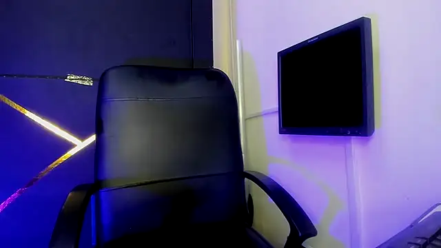 Kylie Moan online show from November 30, 2025, 6:30 pm