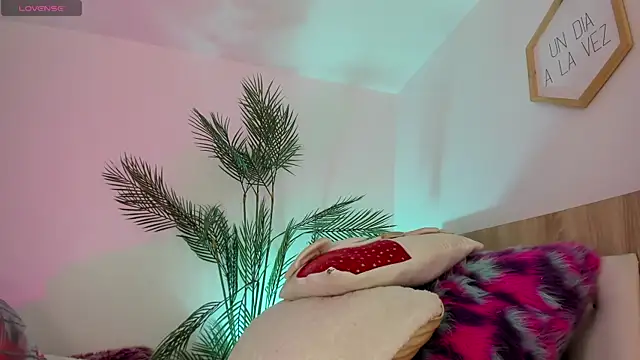 Hadid Jimenez  online show from November 29, 2025, 6:52 pm