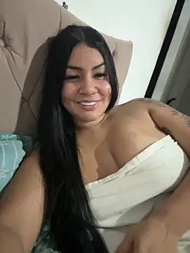 Snapshot of julianamascarada chatting on October 17, 2025, 2:15 am julianamascarada online show from October 17, 2025, 2:15 am