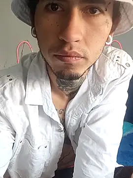 Snapshot of Tattoboy19cm chatting on October 5, 2025, 7:48 pm Tattoboy19cm online show from October 5, 2025, 7:48 pm