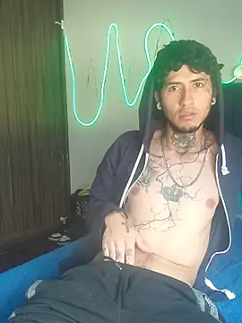 Snapshot of Tattoboy19cm chatting on October 12, 2025, 9:27 pm Tattoboy19cm online show from October 12, 2025, 9:27 pm